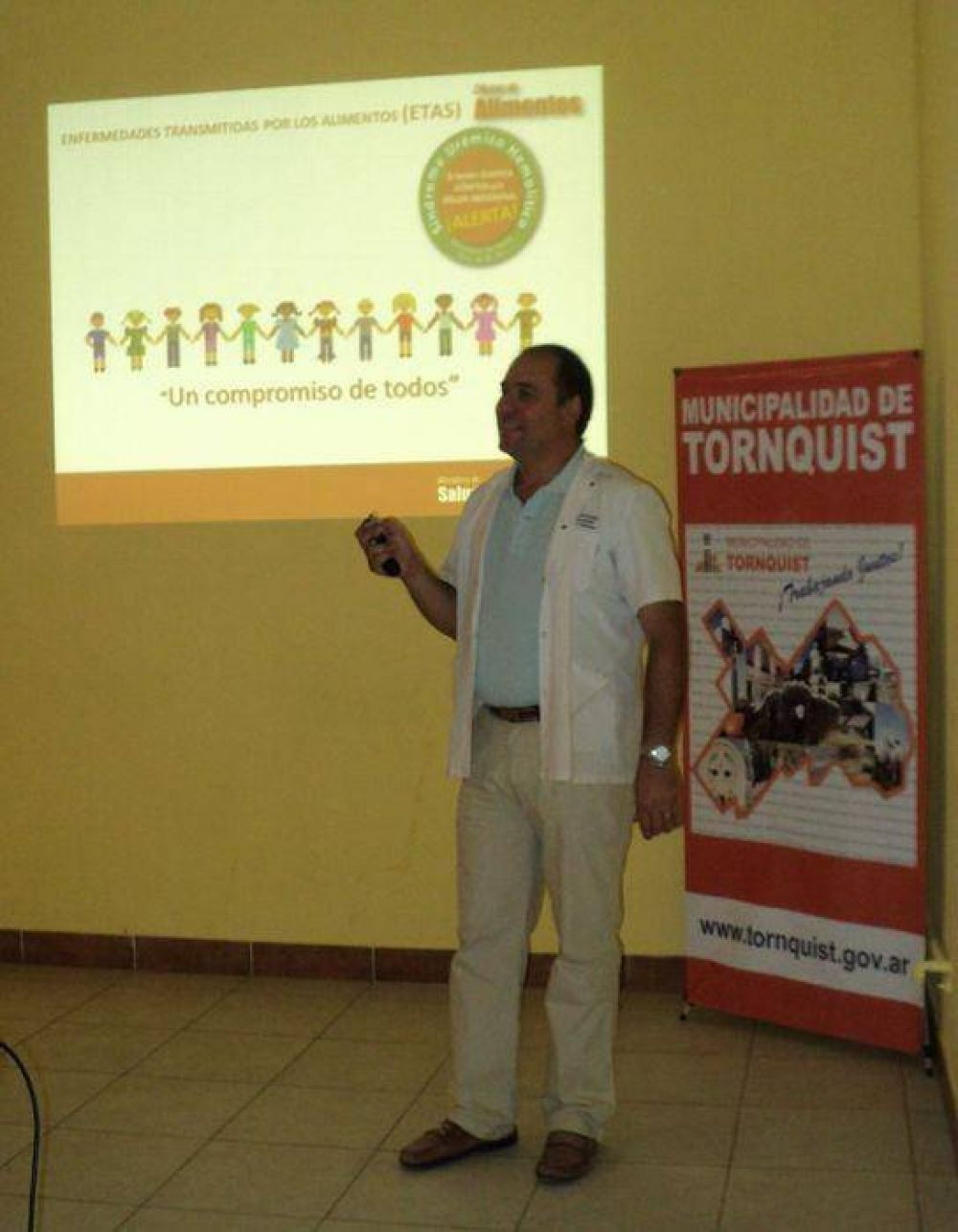 Contin�an los cursos de manipulaci�n de alimentos en el distrito