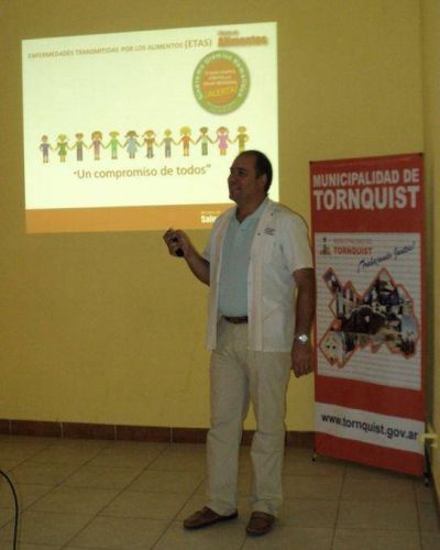 Contin�an los cursos de manipulaci�n de alimentos en el distrito