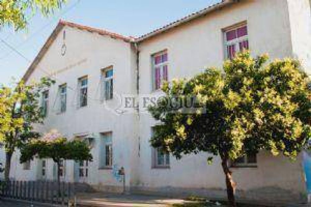 D�a negro para tres escuelas catamarque�as