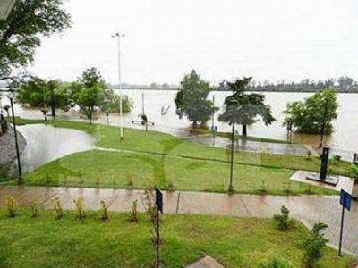 Preocupa la creciente del r�o Uruguay: En Concordia ya clausuraron un camping