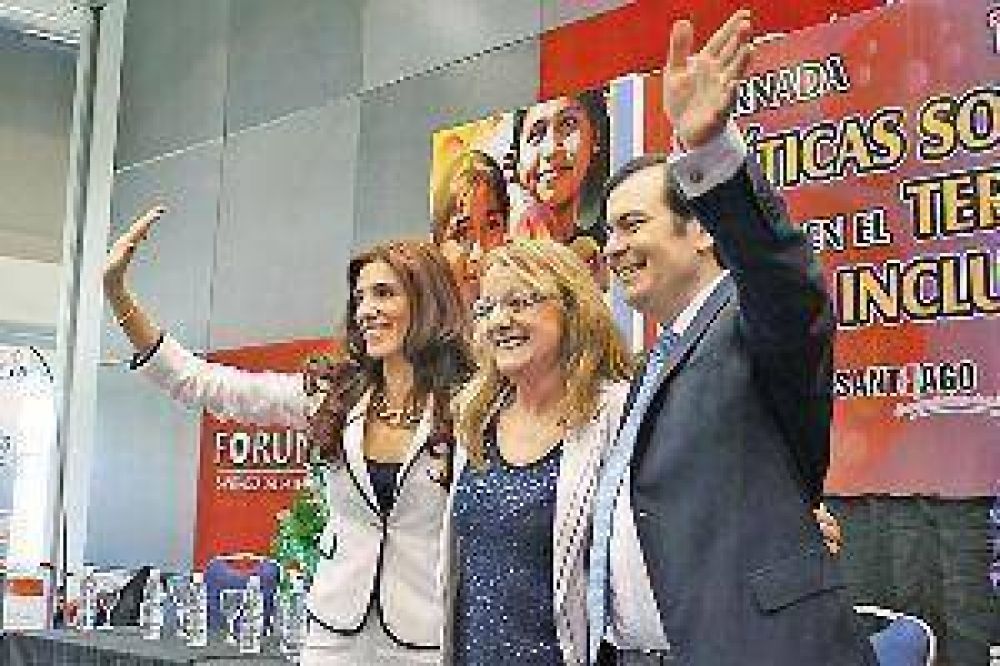 Alicia Kirchner dio todo su apoyo a la candidata del F. Cvico