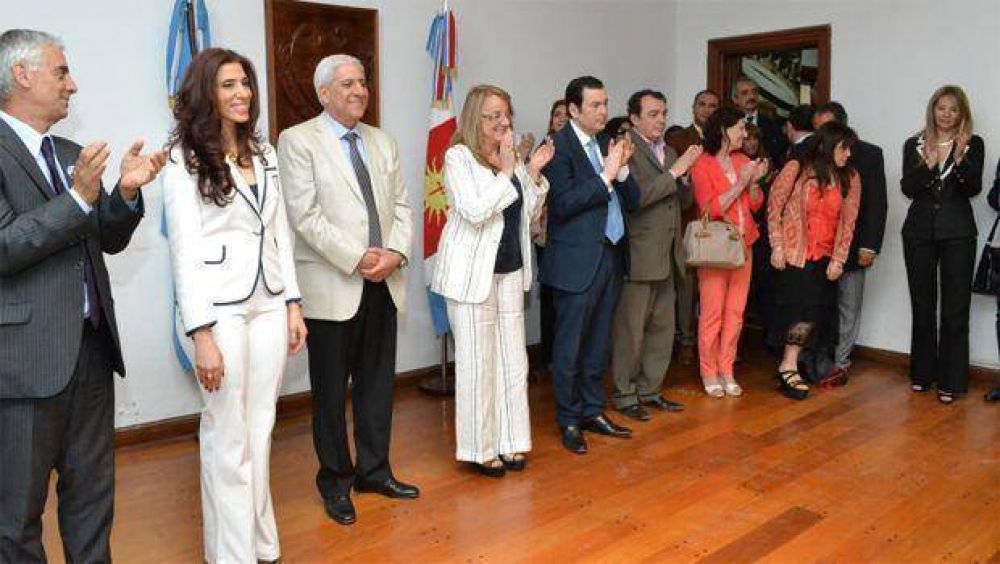 Zamora llam� a "llenar las urnas de esperanza" el 1 de diciembre