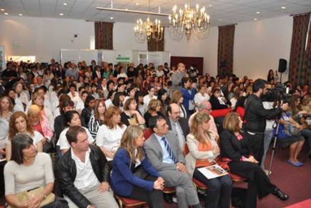 Premian a San Isidro por el descenso en la tasa de mortalidad infantil 