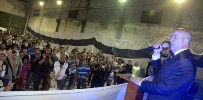 Con un discurso popular, Onofri lanz� su candidatura