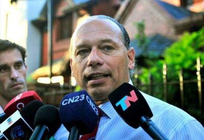Berni contest� las cr�ticas de la Iglesia: "Las fronteras est�n bien cuidadas"