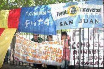 Jos� Luis Gioja sigue recuper�ndose de la operaci�n y no tiene fiebre
