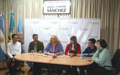 Por m�s de $23.000: La intendente Giroldi entreg� importantes subsidios