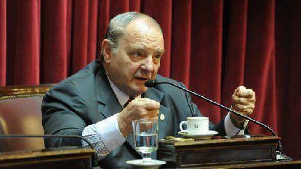 Un senador K apunt� duro contra Moreno: "Le est� haciendo un gran da�o a la Presidenta"