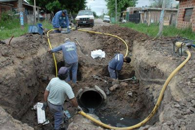 Limpian entubamiento en Los Pinos 