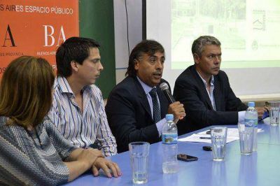 Aparicio present� el Programa Mejoramiento de Barrios