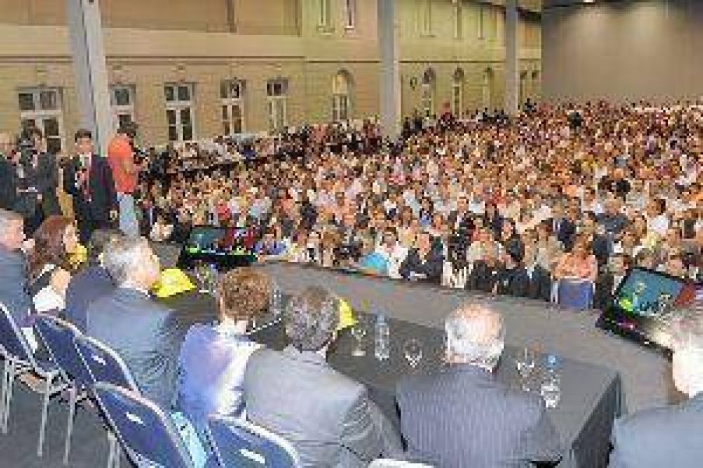 Zamora y el ministro firmaron convenios de obras por m�s de $ 1.000 millones