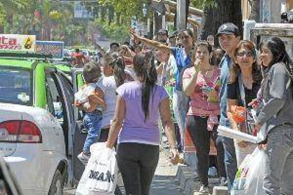 Otra ma�ana de furia en el centro de la ciudad por el paro de los colectiveros