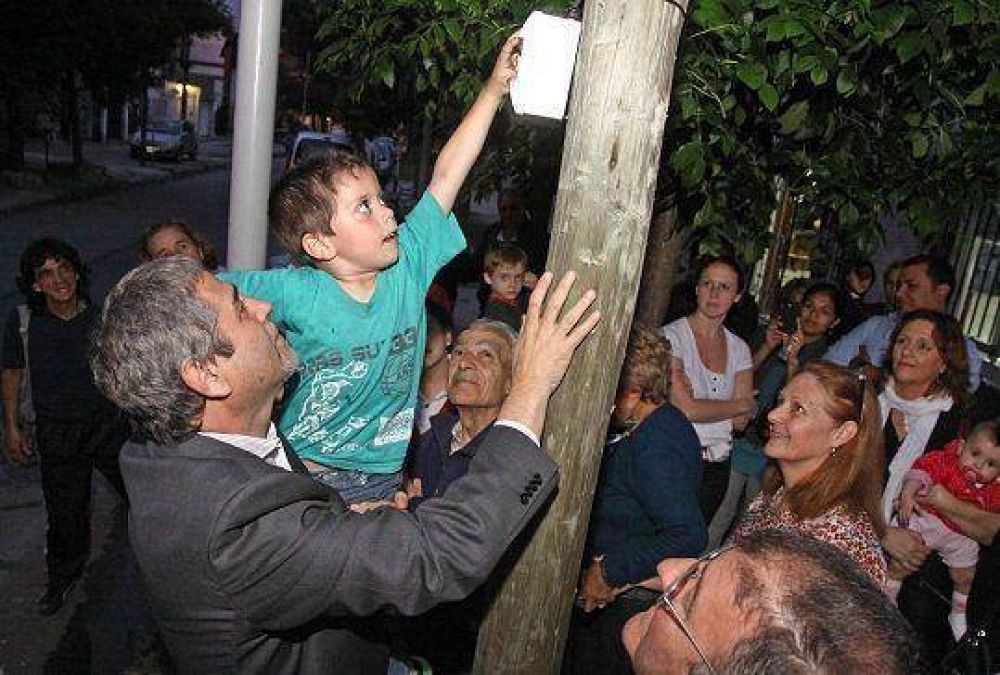 Ferraresi: "Vamos a cambiar todas las luces para el 2015"