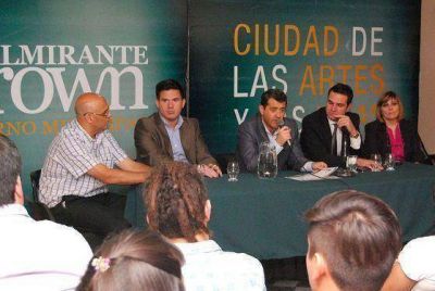 Brown: lanzaron sitio en internet para la oferta y demanda de empleo