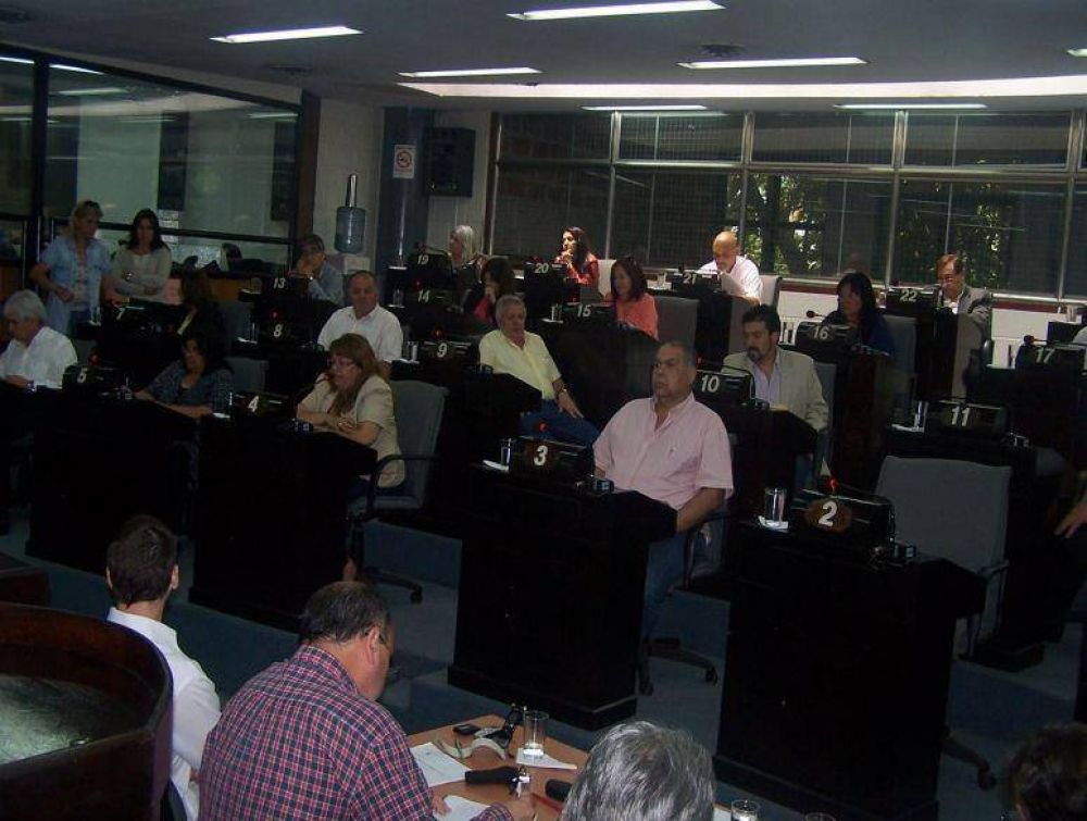 Sesi�n caliente en Quilmes: Concejal casi termina a golpes de pu�o con hijo de una edil oficialista