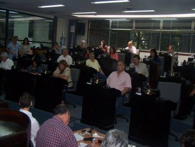 Sesi�n caliente en Quilmes: Concejal casi termina a golpes de pu�o con hijo de una edil oficialista