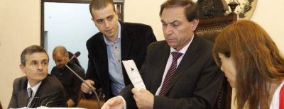Concejo: 22 asesores pol�ticos pasar�an a planta permanente