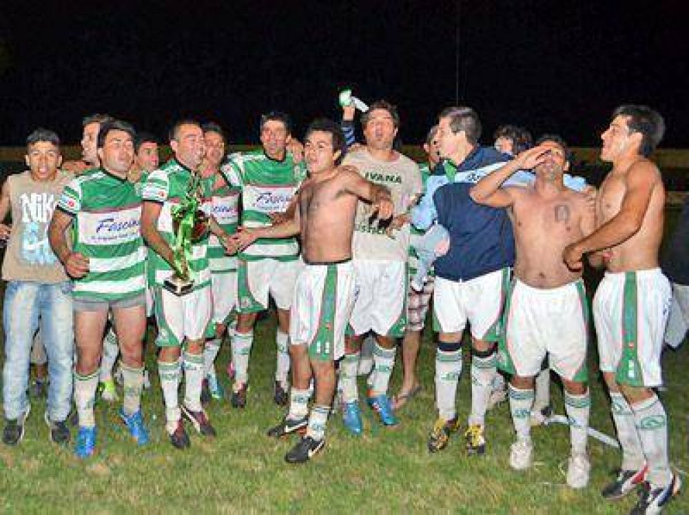 Alem gole� a Douglas en la final de la temporada y prolong� su hegemon�a
