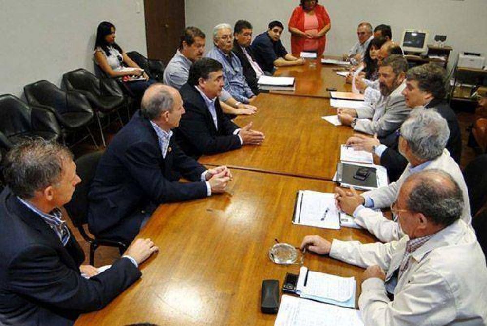 Ca�eros: Romarovsky y productores detallaron la situaci�n en la Legislatura
