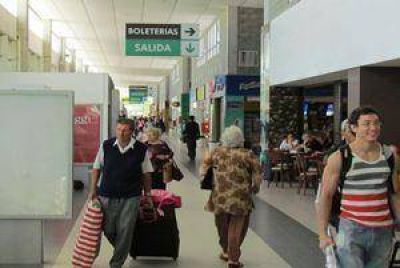 �Cuidado ladrones merodean los cajeros de la terminal de �mnibus!