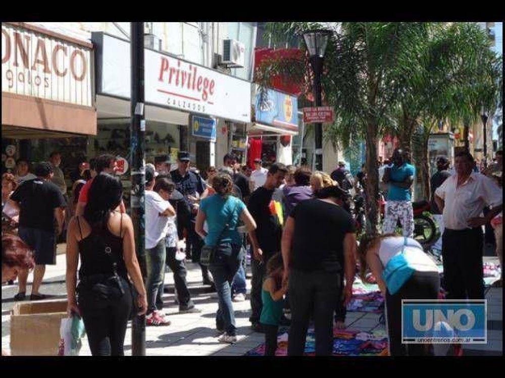 El municipio de Paran� intent� desalojar a vendedores ambulantes de la peatonal