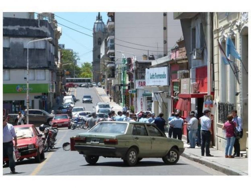 Inspectores de Tr�nsito cortan calles del microcentro en hora pico