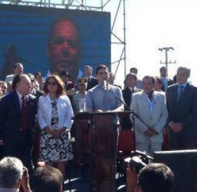 Beder, Menem y dirigentes K homenajearon al �Chacho� Pe�aloza