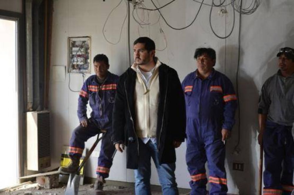 Zavaley encabez� recorrido de obra