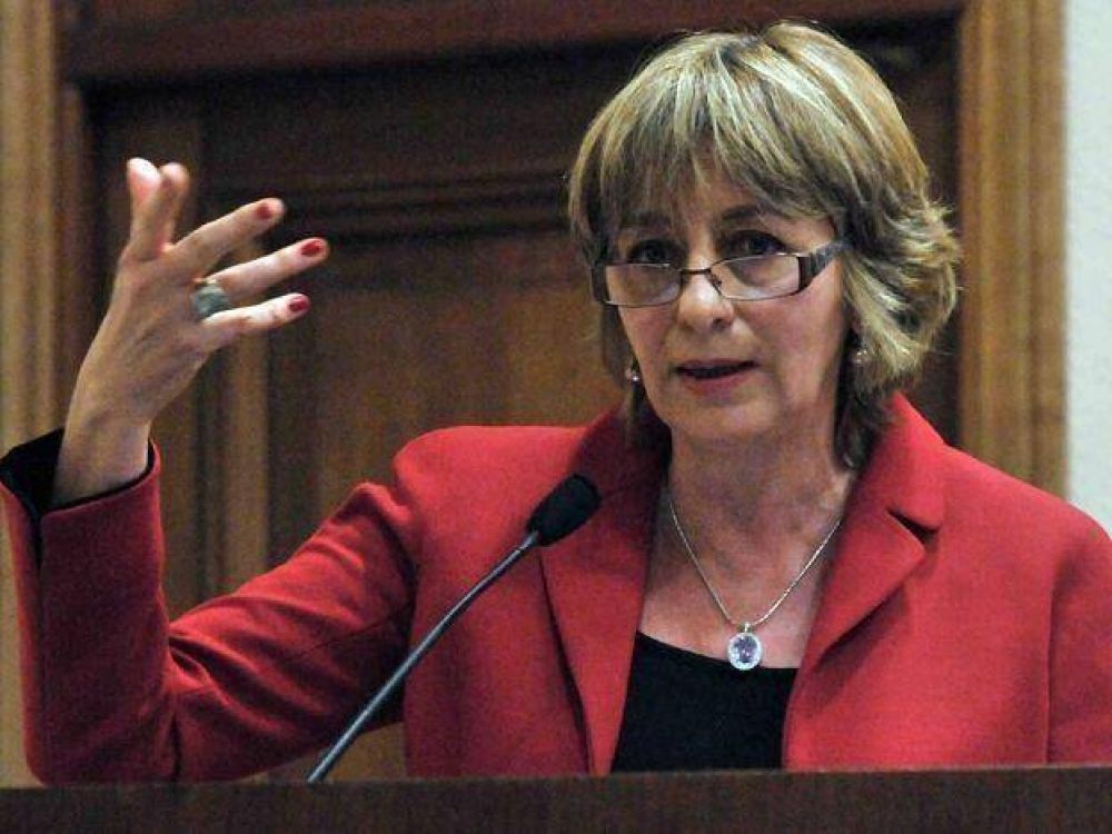 Gils Carb� llega a Mendoza tras recusar a un fiscal que investigaba un nombramiento irregular