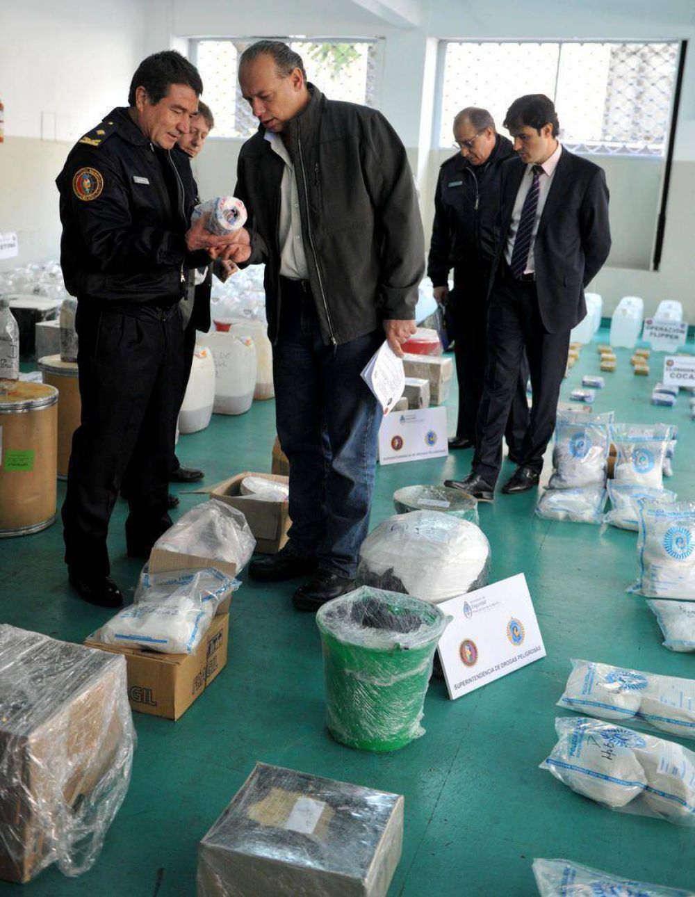 Jueces federales de Tucum�n piden m�s polic�as y una c�rcel