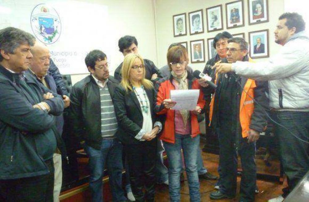 Inspectores de tr�nsito protestaron en el Concejo de R�o Grande