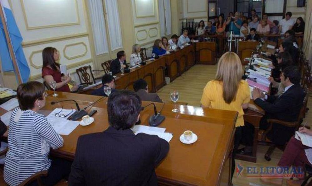 La Convenci�n elimin� cupo y allan� el plan de R�os de ampliar el n�mero de secretar�as
