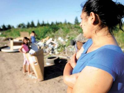 La separan de la mam� tras un d�a fuera de casa