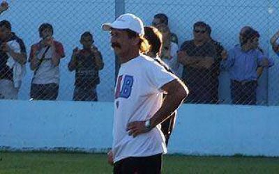 Pablo Vico est� preocupado por el rendimiento en Adrogu�
