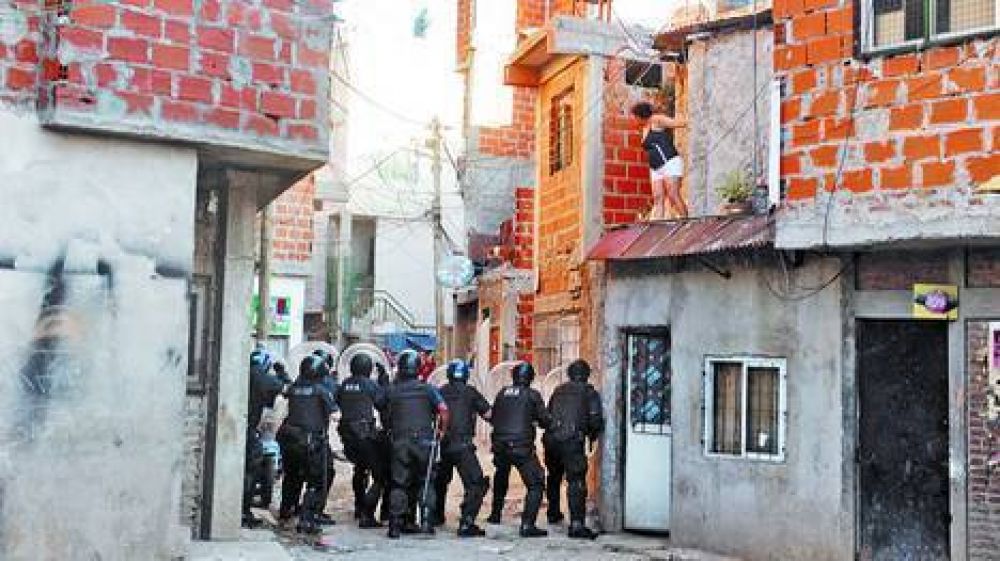 Violenta pelea entre vecinos por la toma de un comedor