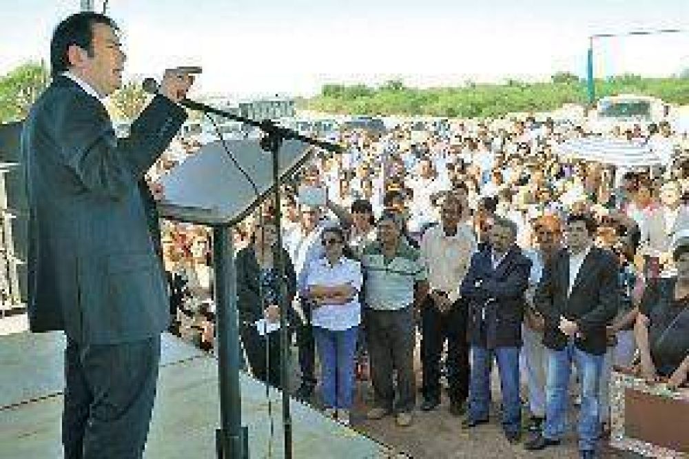 Zamora: "El acueducto Oeste beneficiar� a 15 mil personas"