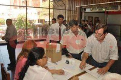 La UNSE fue a las urnas y reeligi� a sus autoridades