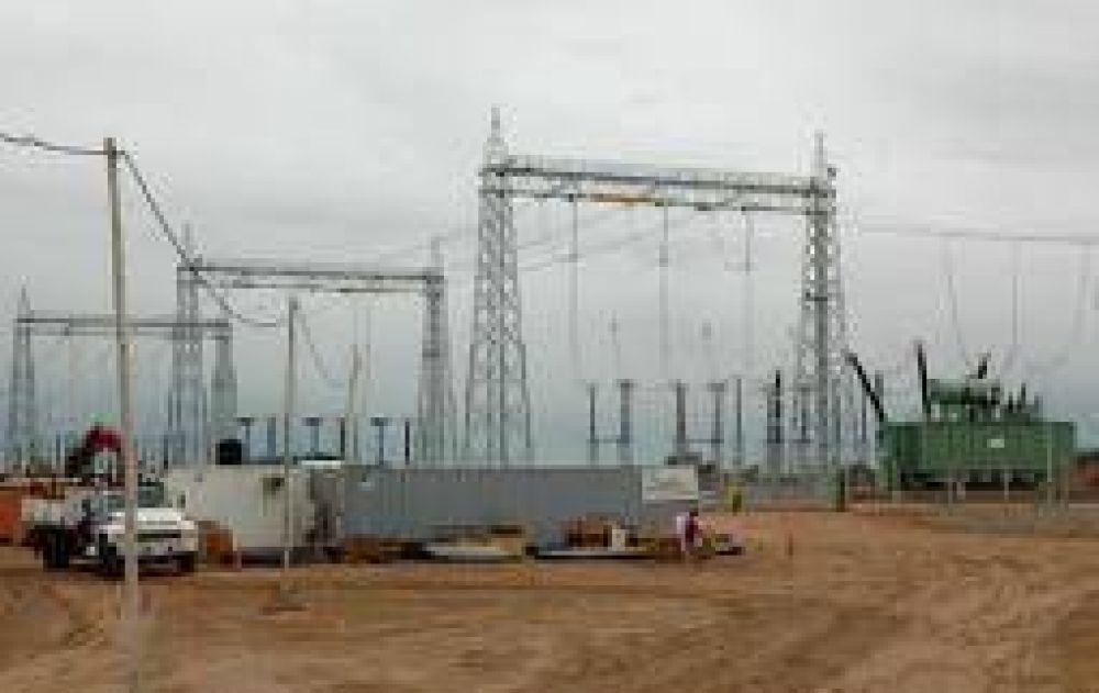Obra hist�rica. Beder y Cristina inauguran la nueva l�nea energ�tica