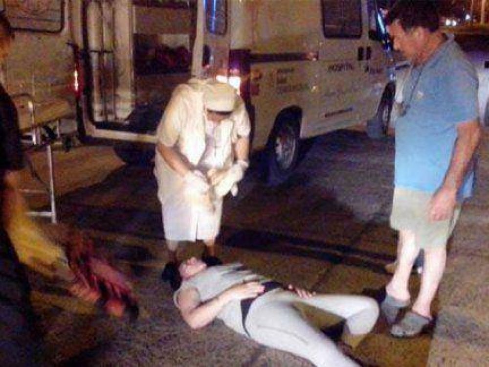 Ni�o puso uno de sus pies en los rayos de la bicicleta y se accident� junto a su madre
