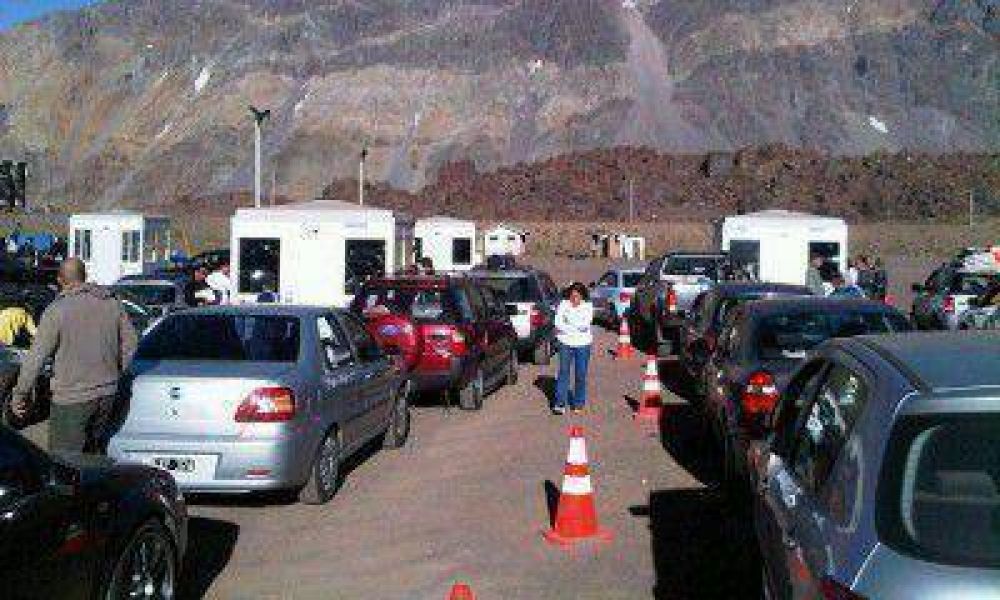 Autoridades chilenas garantizaron la atenci�n en la aduana para autos particulares y colectivos
