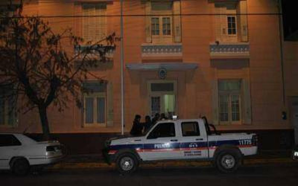 Olavaria: Piden que se separe al efectivo que dispar� al joven que intentaba suicidarse