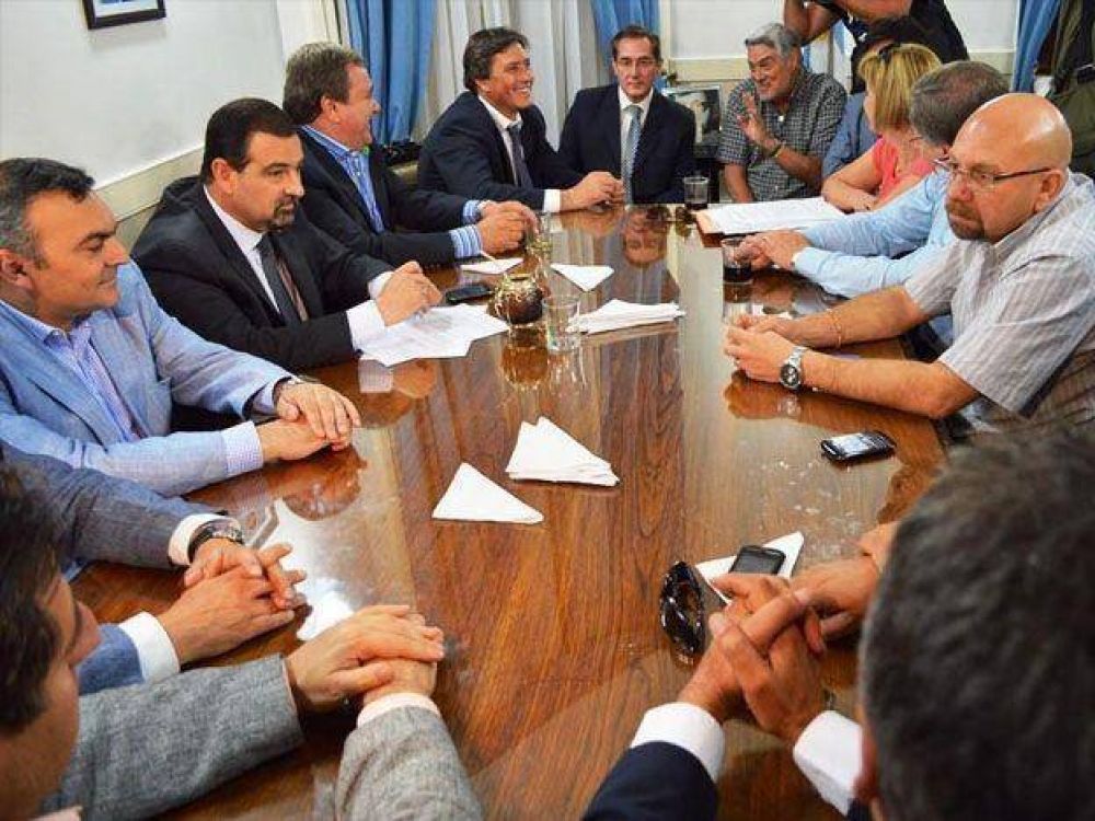 Intendentes justicialistas se reunieron en la Legislatura para dar su apoyo a las Primarias