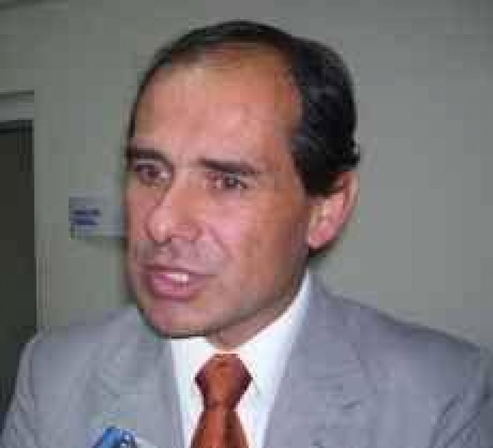 Graselli transmiti� tranquilidad a la poblaci�n sobre la gripe porcina 