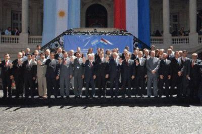 Mandatarios y funcionarios de Argentina y Paraguay rubricaron hist�rico acuerdo