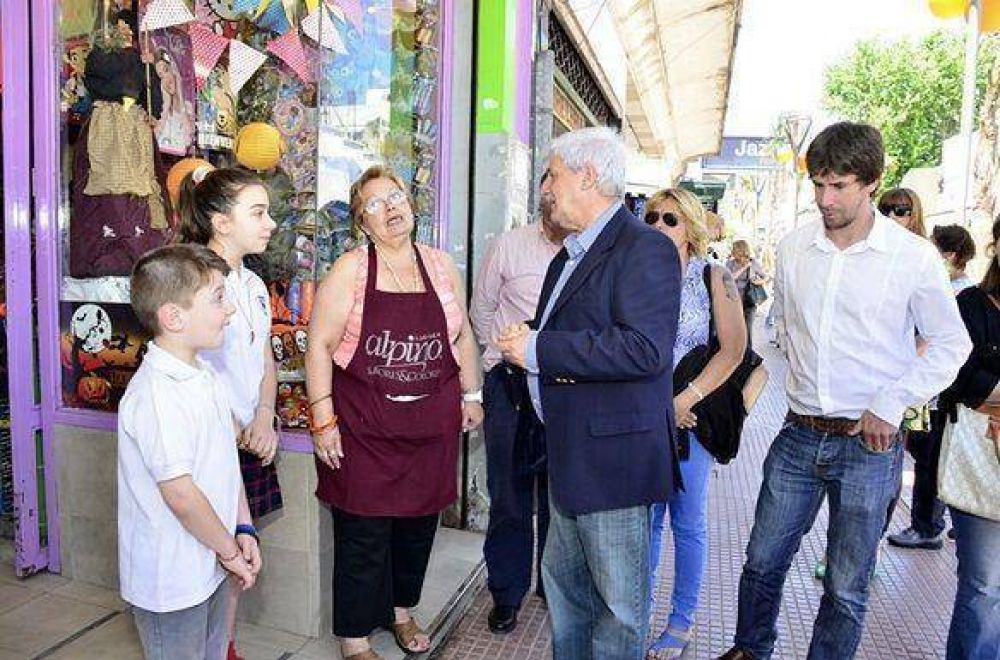 Se inaugur� nuevo tramo de la remodelada calle Constituci�n