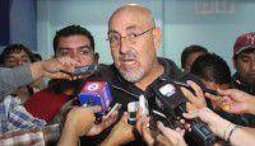 Santill�n expuso necesidades de los municipales ante Berruezo