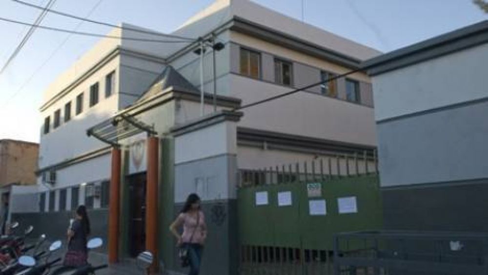 Algunas escuelas tendr�an que demoler parte de su construcci�n