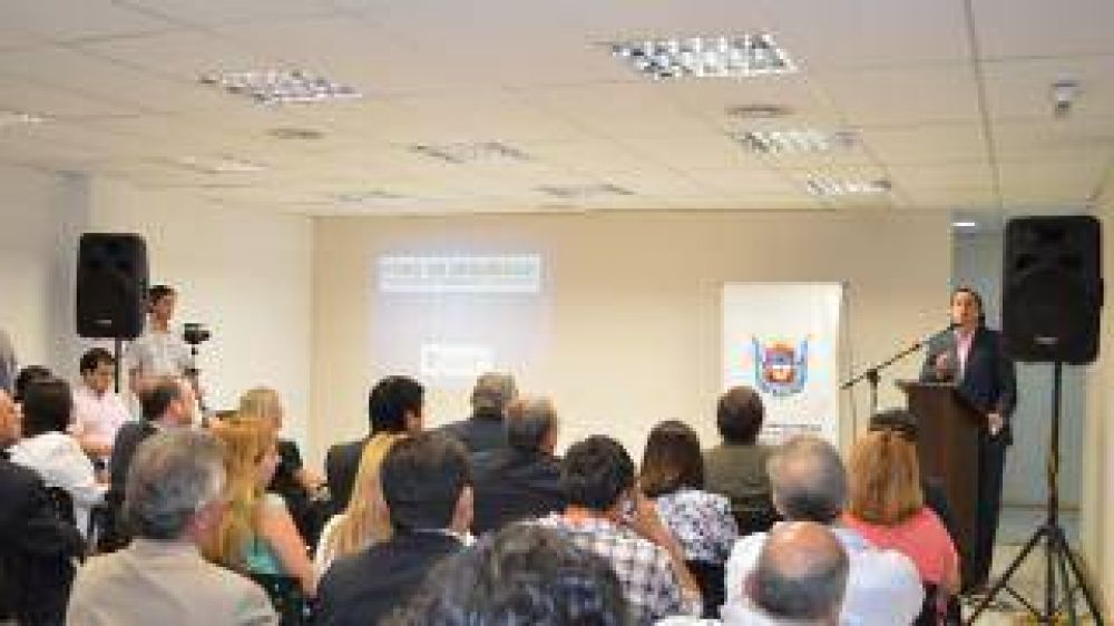 Mera: �Vamos a combatir las drogas desde todos los lugares�