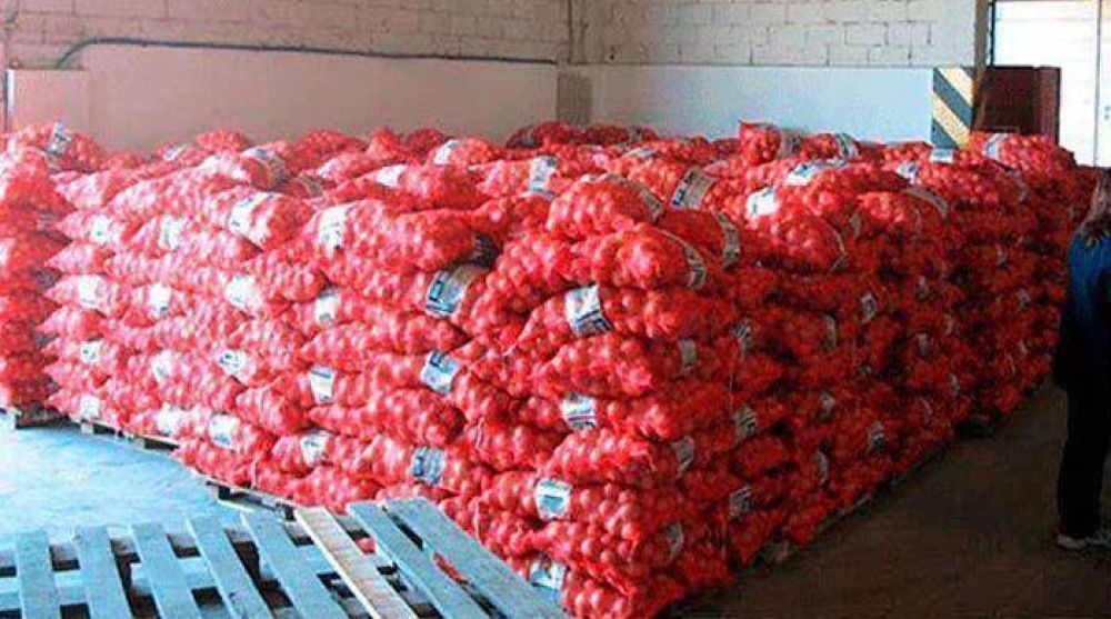 Eliminan ley que pon�a en riesgo el trabajo en galpones cebolleros