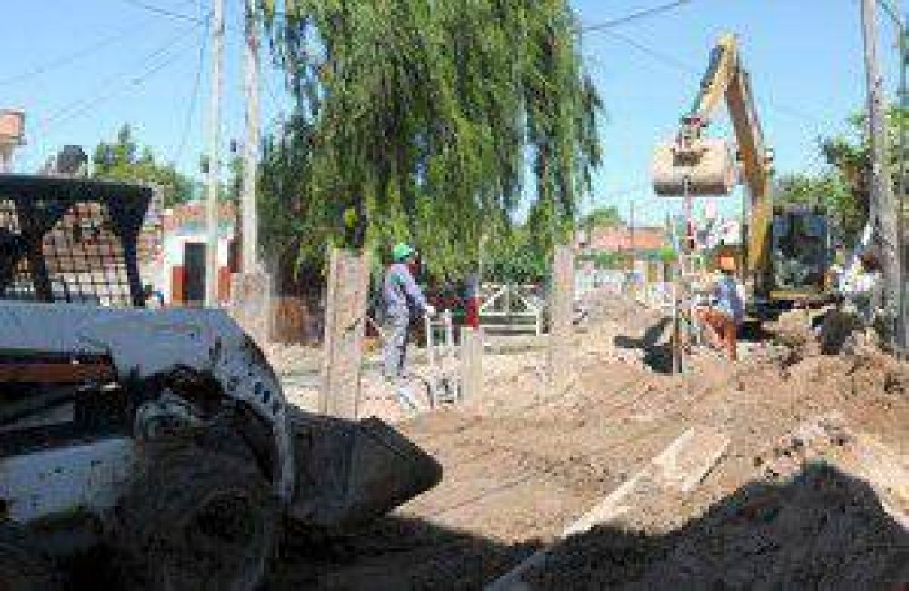 Banfield Este: pavimentan e instalan cloacas sobre Savio